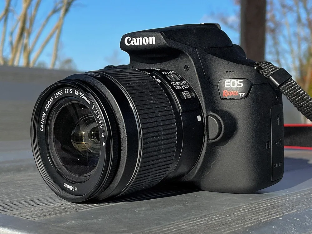 Canon EOS 2000D / Rebel T7