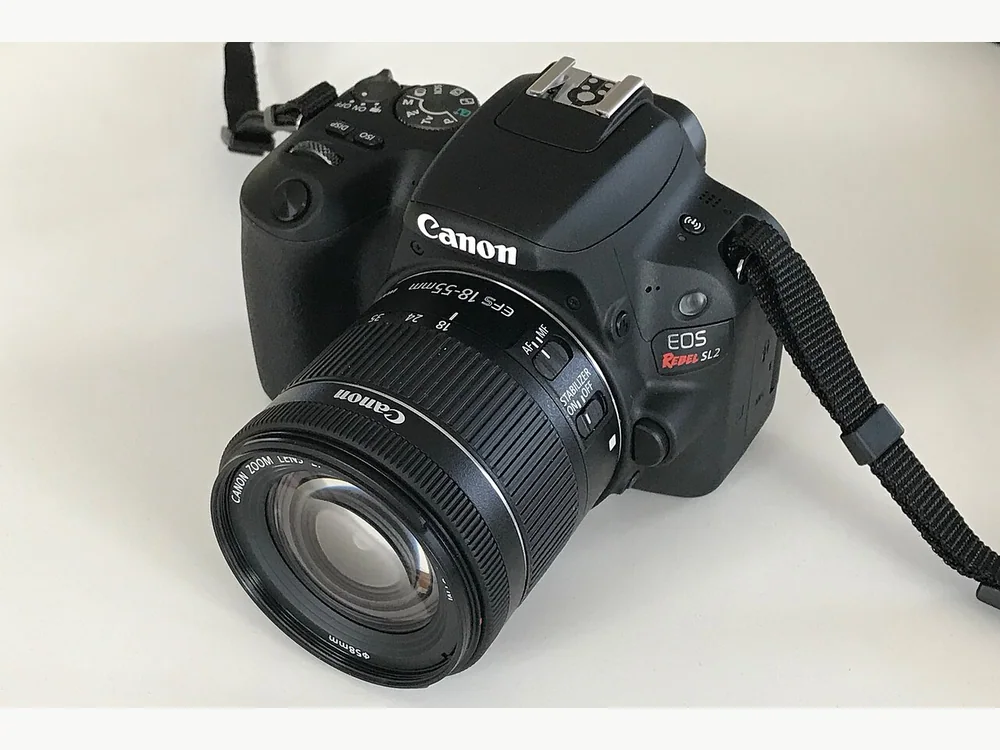 Canon EOS 200D / Rebel SL2