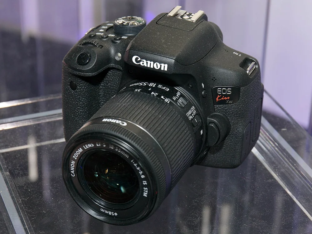 Canon EOS 750D / Rebel T6i