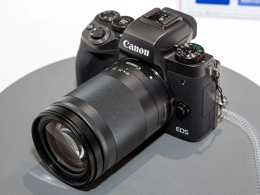 Canon EOS M5