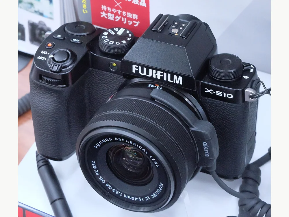 Fujifilm X-S10