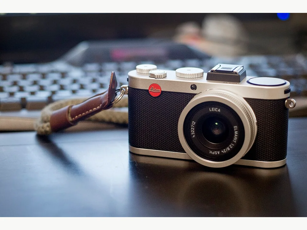 Leica X2