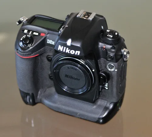 Nikon D2Hs