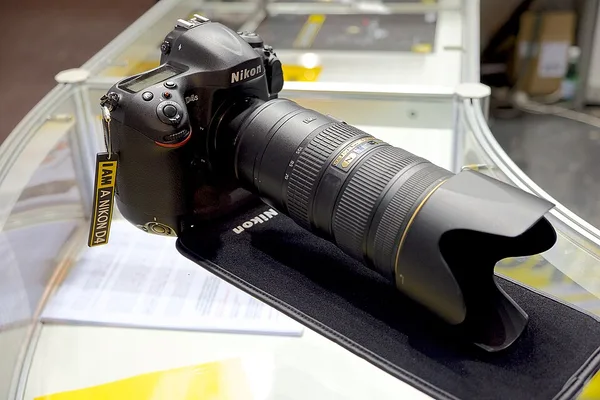 Nikon D4S