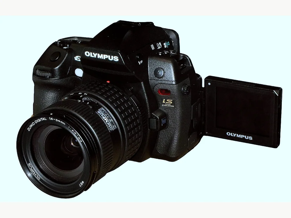OM System E-3