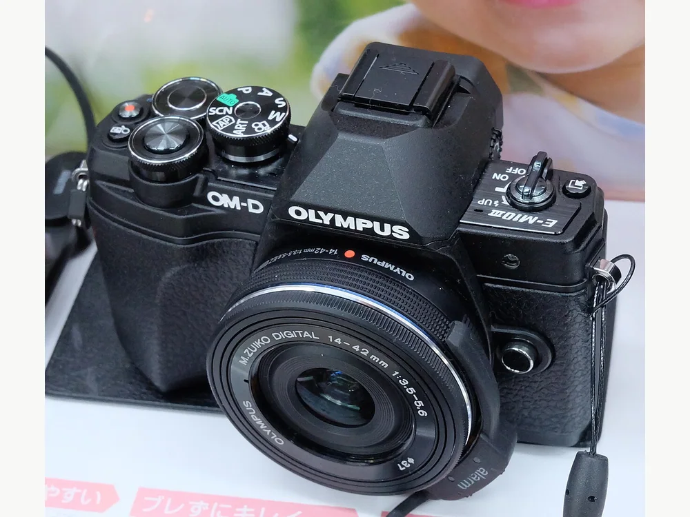 OM System / Olympus OM-D E-M10 Mark III