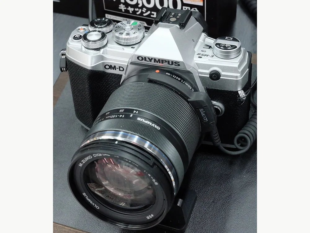 OM System / Olympus OM-D E-M5 Mark III