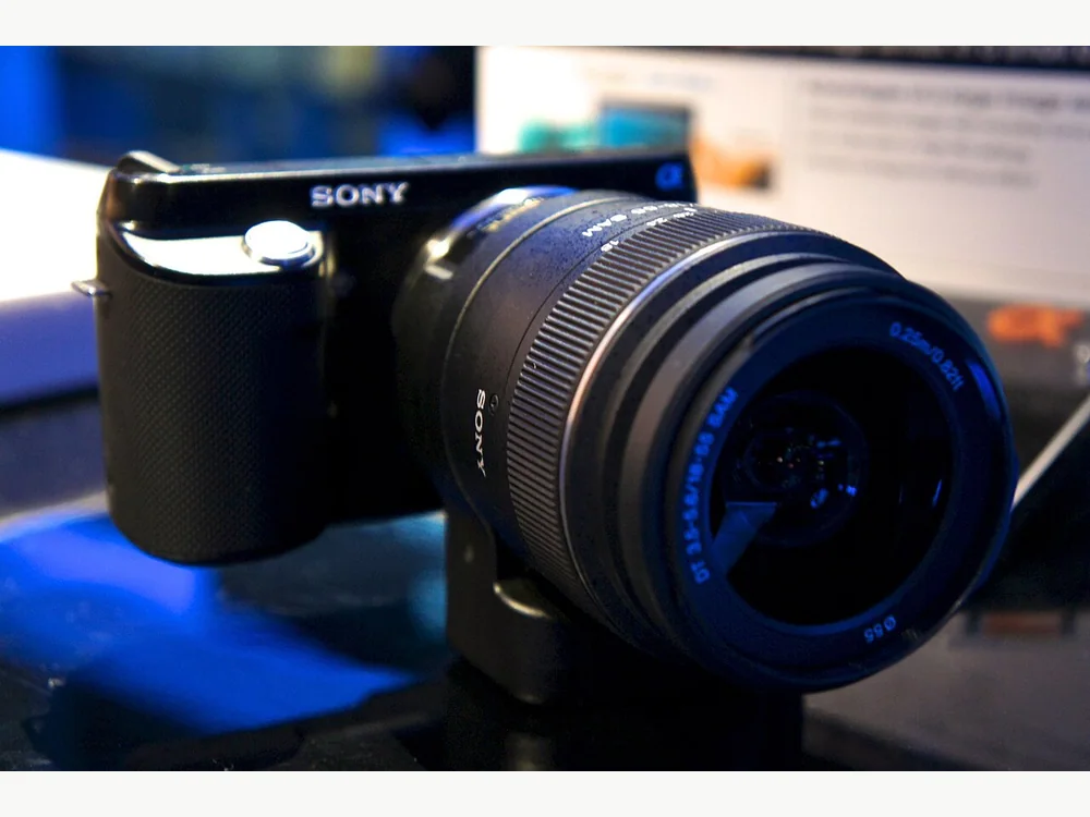 Sony NEX-F3