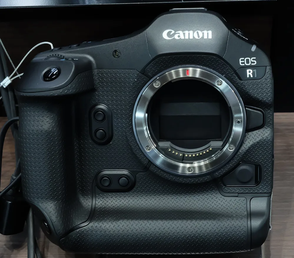 Canon EOS R1