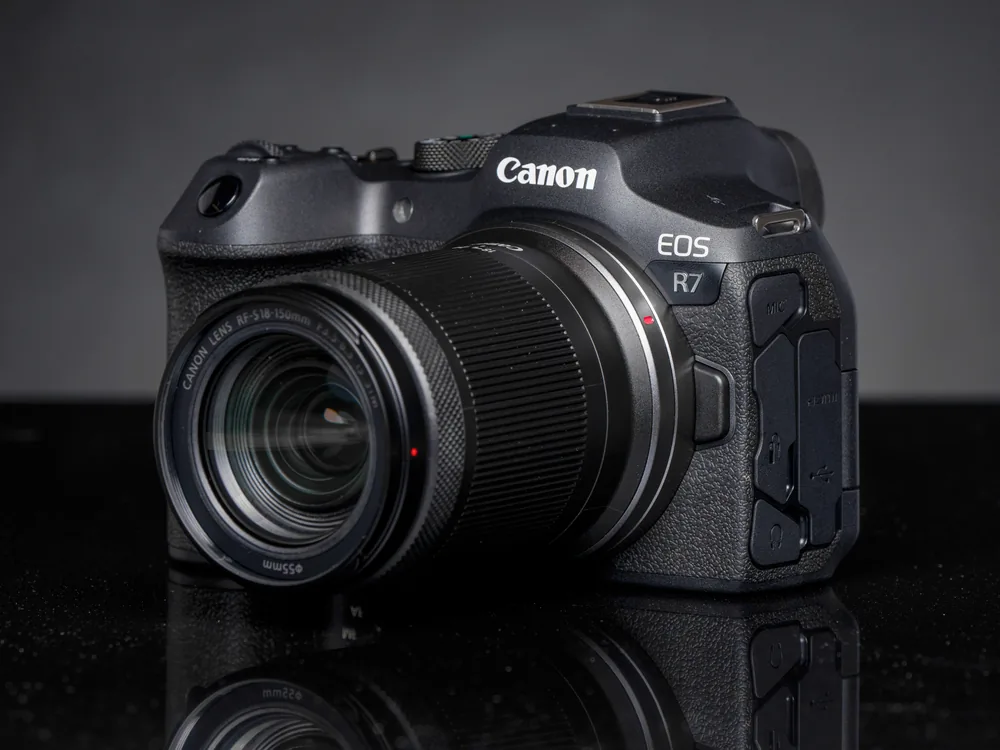Canon EOS R7