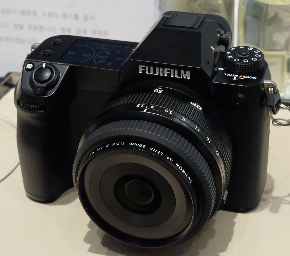 Fujifilm GFX100S II