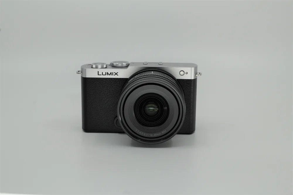 Panasonic Lumix Lumix S9