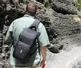 Easily converts to long-lens bag.