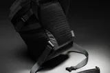 Thule Perspektiv M Toploader rear straps