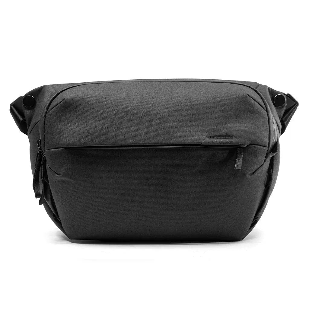 Peak Design Everyday Sling V2 10L, manufacturer photograph 1