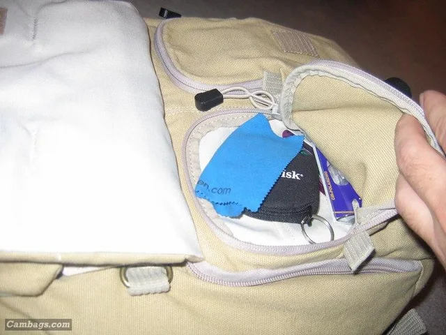Adorama Safari Graphic Medium Backpack, photograph by Guest, photo 5
