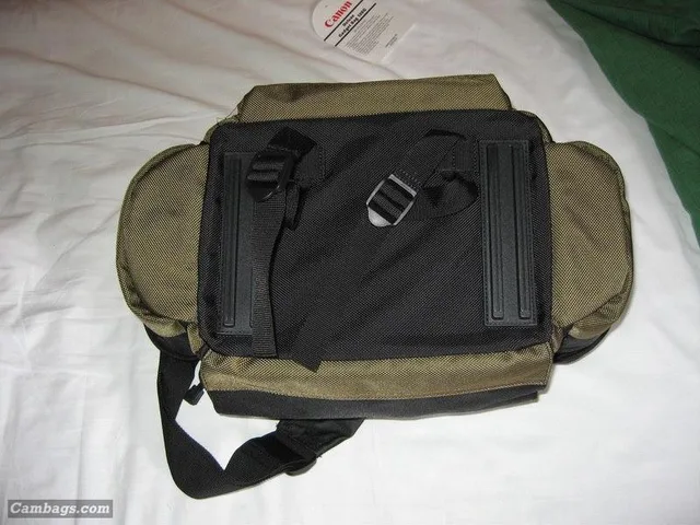 Canon 10-EG Deluxe Gadget Bag, photograph by Guest, photo 3
