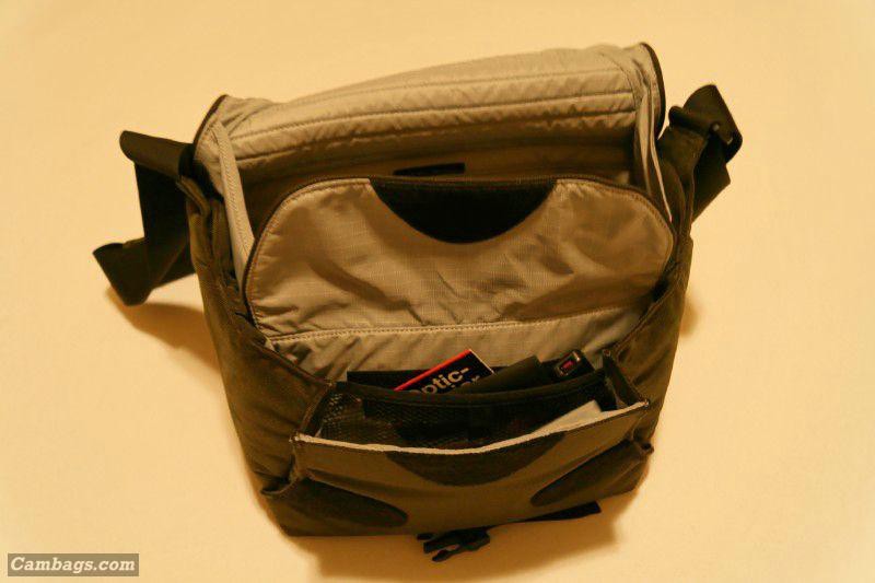 Crumpler Pretty Boy XXXL, photograph by Guest