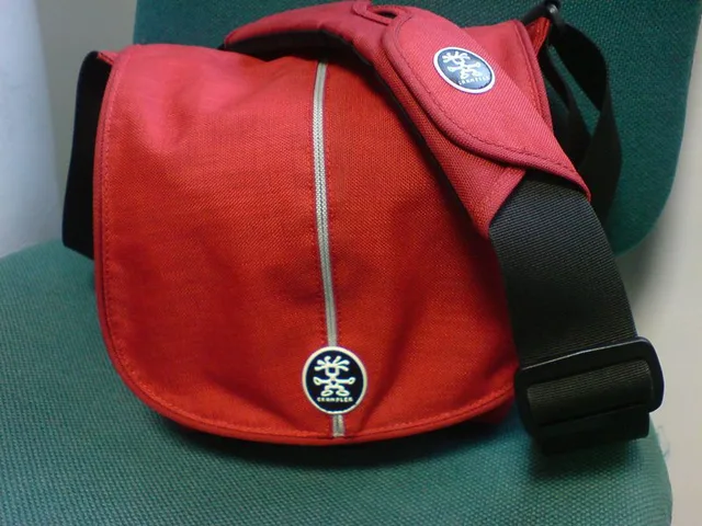 Crumpler Pretty Boy L, photograph by Guest, photo 4
