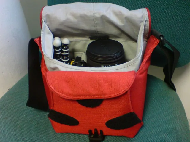 Crumpler Pretty Boy L, photograph by Guest, photo 5