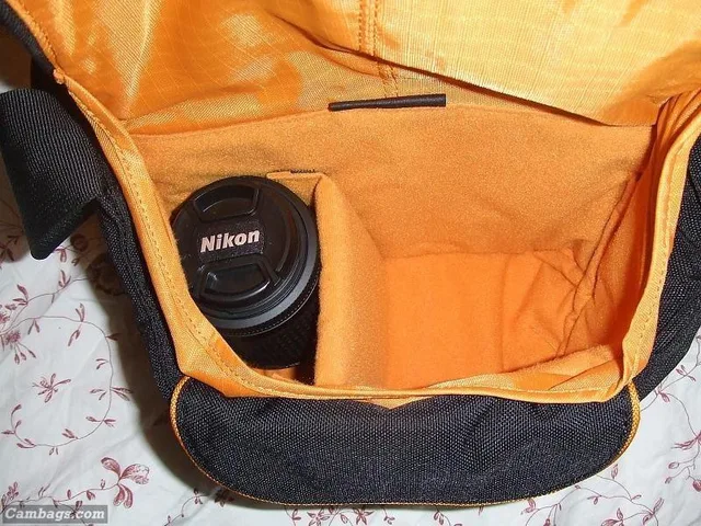 Crumpler Pretty Boy L, photograph by Guest, photo 2