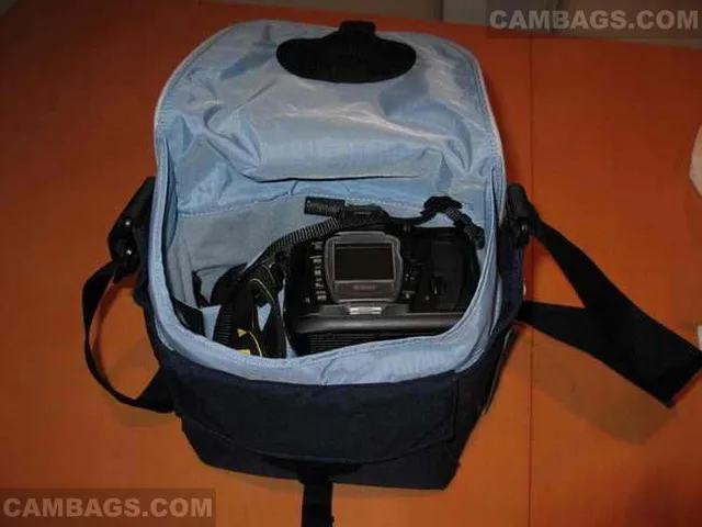 Crumpler Ben`s Pizza XL, photograph by Guest, photo 1