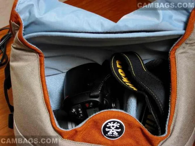 Crumpler 15 Love, photograph by Guest, photo 2