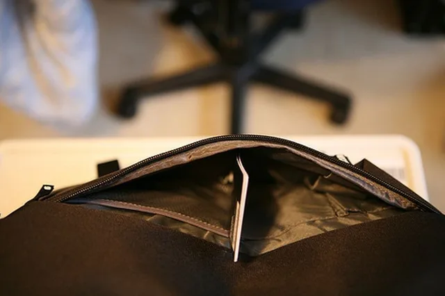 Incase Sling Pack, photograph by Guest, photo 2