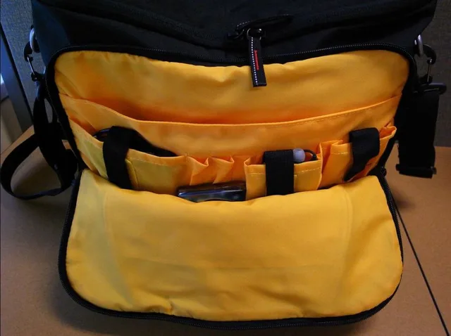 The front pocket has the typical dividers.