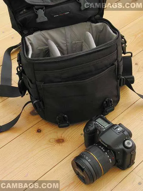 Lowepro Stealth Reporter 200AW, photograph by Guest, photo 3