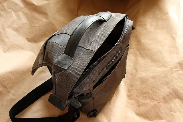 Lowepro Classified 140 AW, photograph by Guest, photo 3