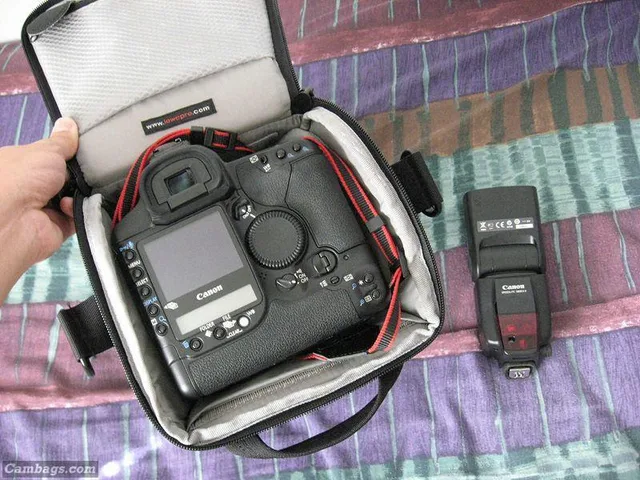 Lowepro TopLoader 75AW, photograph by Guest, photo 1