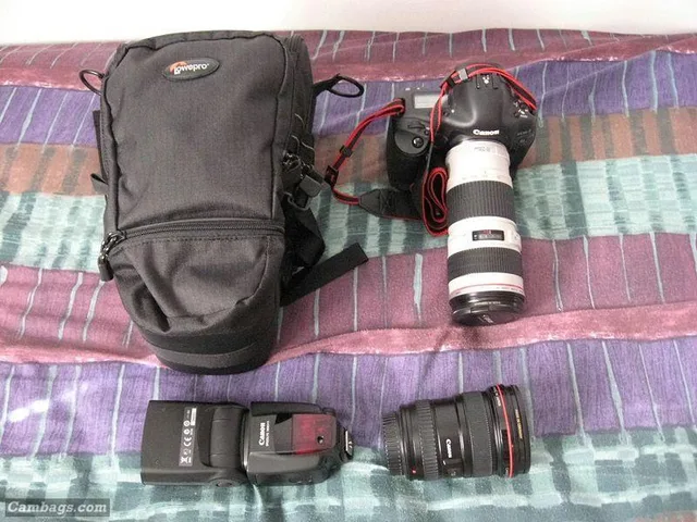 Lowepro TopLoader 75AW, photograph by Guest, photo 3