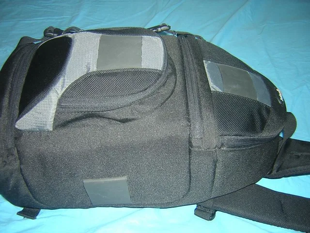 Lowepro Slingshot 200 AW, photograph by Guest, photo 2