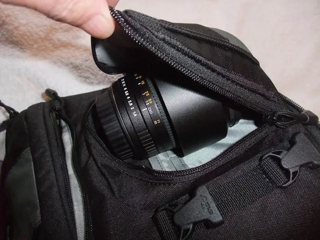 Lowepro Slingshot 100 AW, photograph by Guest, photo 3