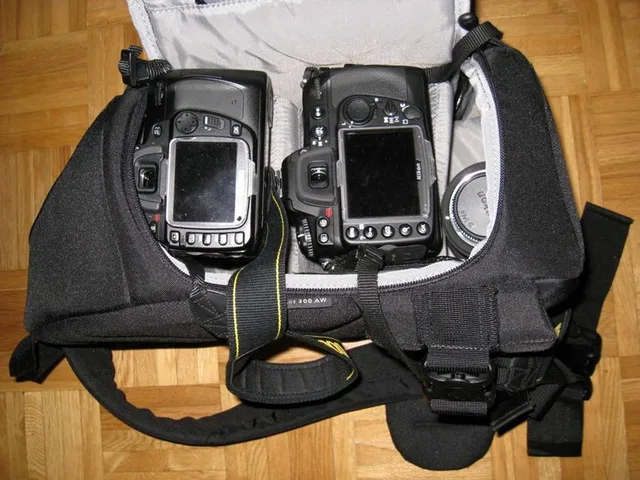Lowepro Slingshot 300 AW, photograph by Guest, photo 2