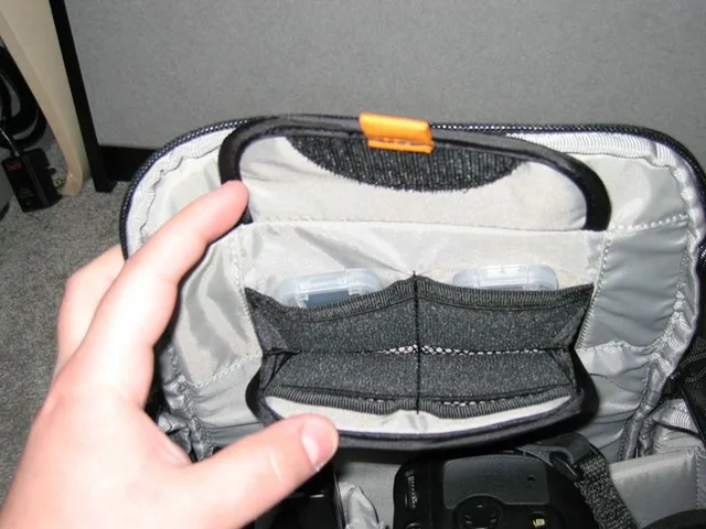 Lowepro Slingshot 200 AW, photograph by Guest, photo 1