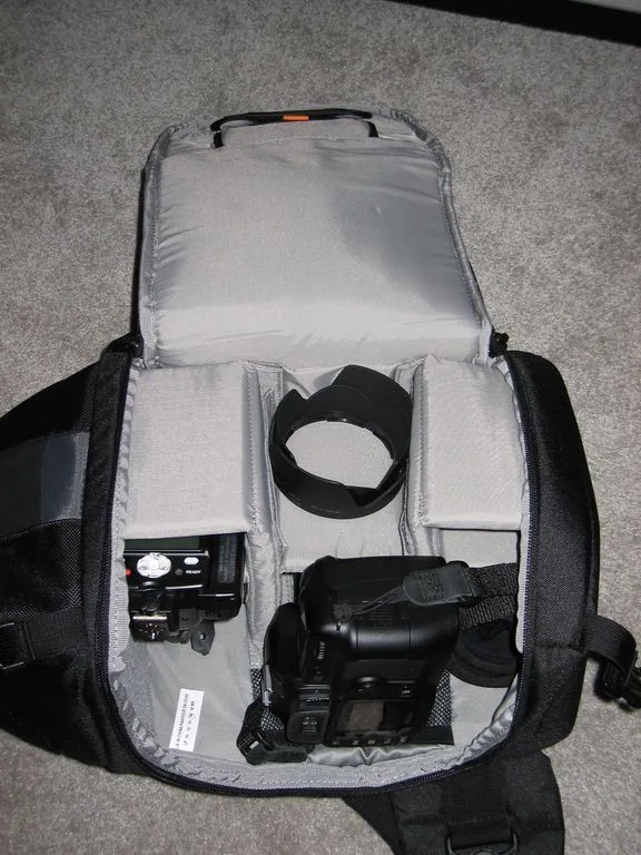 Lowepro Slingshot 200 AW, photograph by Guest, photo 2