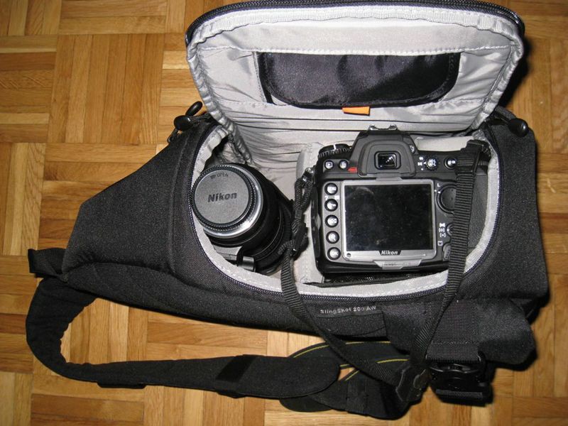 Lowepro Slingshot 200 AW, photograph by Guest