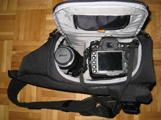 Lowepro Slingshot 200 AW, photograph by Guest, photo 1
