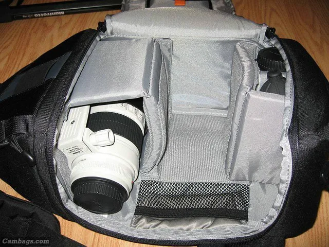 Lowepro Slingshot 200 AW, photograph by Guest, photo 3