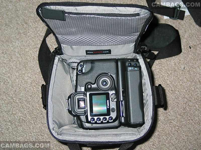 Lowepro Toploader 70AW, photograph by Guest