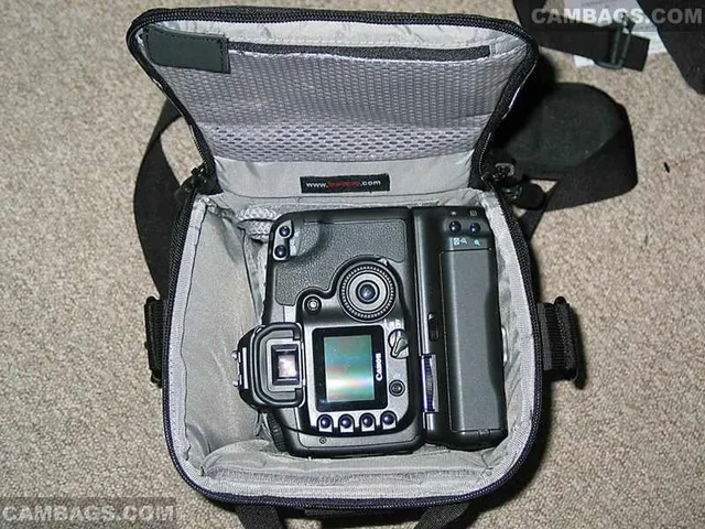 Lowepro Toploader 70AW, photograph by Guest, photo 1