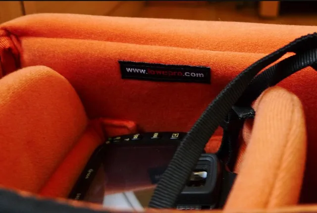 Lowepro Adventura 170, photograph by Guest, photo 2