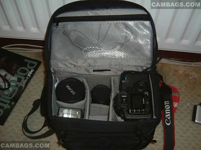 Lowepro Nova 4 AW, photograph by Guest, photo 1
