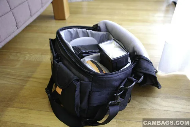 Lowepro Stealth Reporter D100 AW, photograph by Guest, photo 1