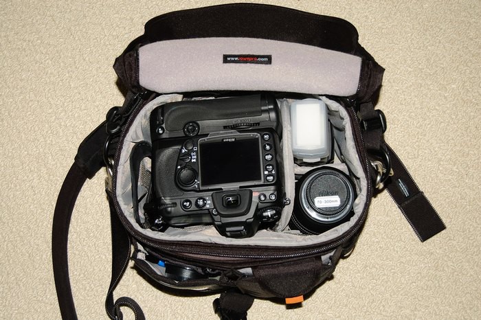 Lowepro Stealth Reporter D200 AW, photograph by Guest