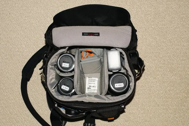 Lowepro Stealth Reporter D200 AW, photograph by Guest, photo 2