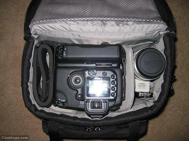 Lowepro ProMag 2 AW, photograph by Guest, photo 1