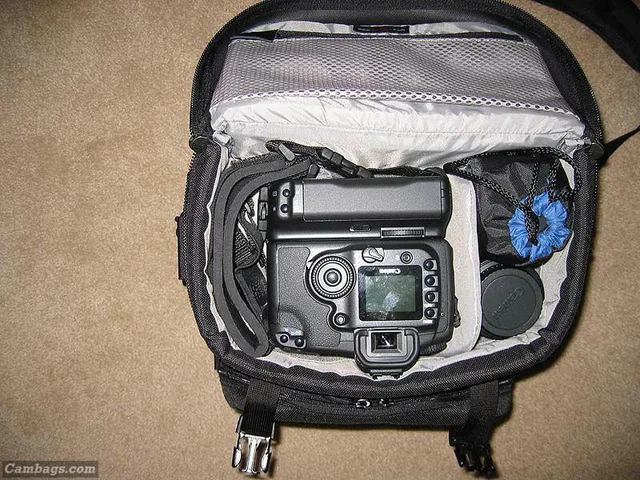 Lowepro ProMag 2 AW, photograph by Guest, photo 3